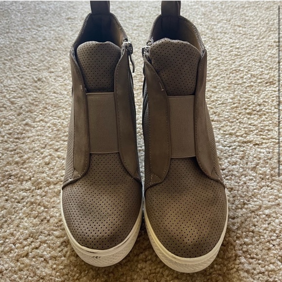 Faux suede wedge sneakers - Picture 2 of 4